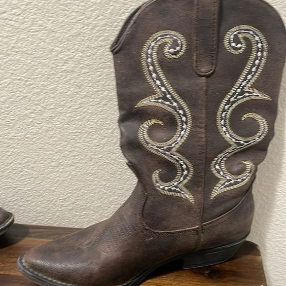 American Rag Western Cowboy Cowgirl Chocolate brown Faux Leather Rodeo Boots 7.5 - Picture 11 of 16
